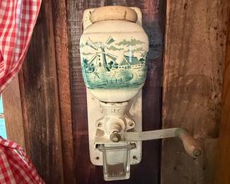 Vintage PeDe Wall-Mounted Coffee Grinder with Delft Scene Decoration
