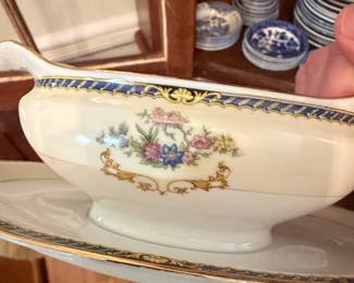 Noritake "Romance" Gravy Boat with Underplate