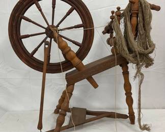 Wooden Spinning Wheel with Distaff, 36×32 Inches