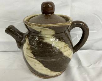 BB Craig Pottery Swirl Pitcher with Lid, 7 Inches