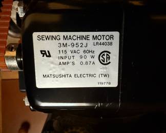 Singer Sphinx Sewing Machine with Case