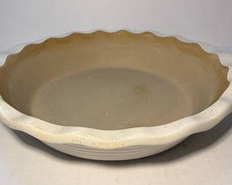 Family Heritage Stoneware Pie Plate