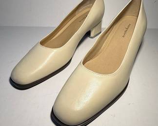 Easy Spirit Women's Weltons Loafer Pump