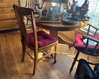 Kitchen table and items 