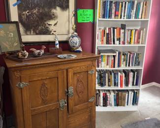 Wooden ice chest 1900s amazing piece 