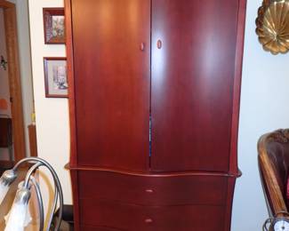 LARGE STOREAGE CHEST