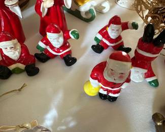 Set of 5 vintage Napco Santas