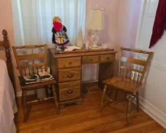 Cute maple desk & chair