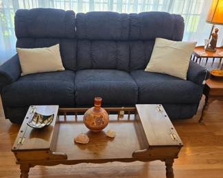 Electric recliner sofa