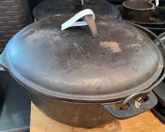 BSR 8A dutch oven with lid