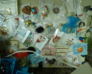 THIS IS WHAT WE ARE SORTING THRU - THE BEFORE  i WILL ADD THE AFTER IT IS AMAZING HOW MUCH WE HAVE - YOU COULD OPEN YOUR OWN STORE.   A GOOD PORTION IS FROM 3 KITTENS.  CHECK BACK