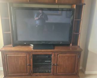 Wood entertainment center 66 x 18 x 77