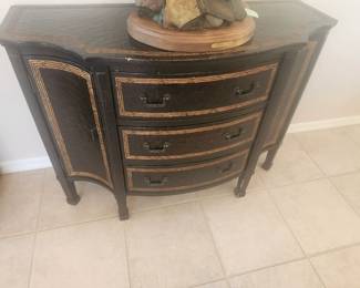 Hutch with 3 drawers and two doors 48 x 20 x 35