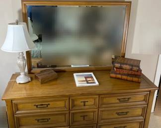 White Fine Furniture Brand Dresser With Lamp And Decor