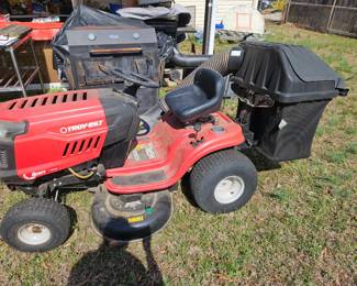 TROY BILT RIDING LAWNMOWER