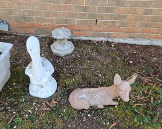 YARD ART