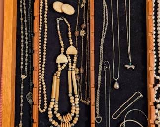 vintage jewelry