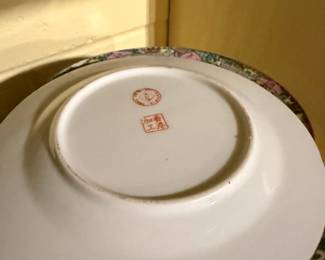 Chinese Porcelain Plate with Rose Medallion Decoration