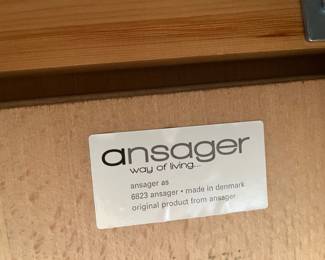 Ansager label 