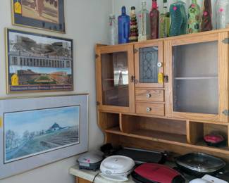 Illini Memorabilia, Hutch, Small kitchen appliances