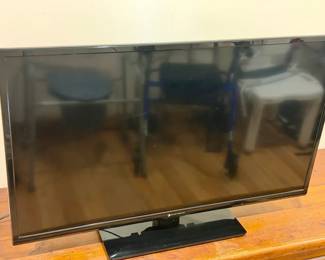 40” Element Electronics LED TV, model ELEFW408