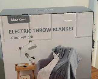 NIB Electric blanket