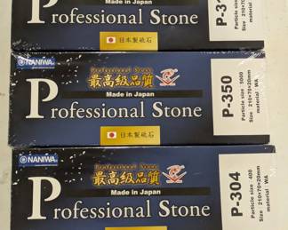 Naniwa Whetstone holder & 3 sharpening stones