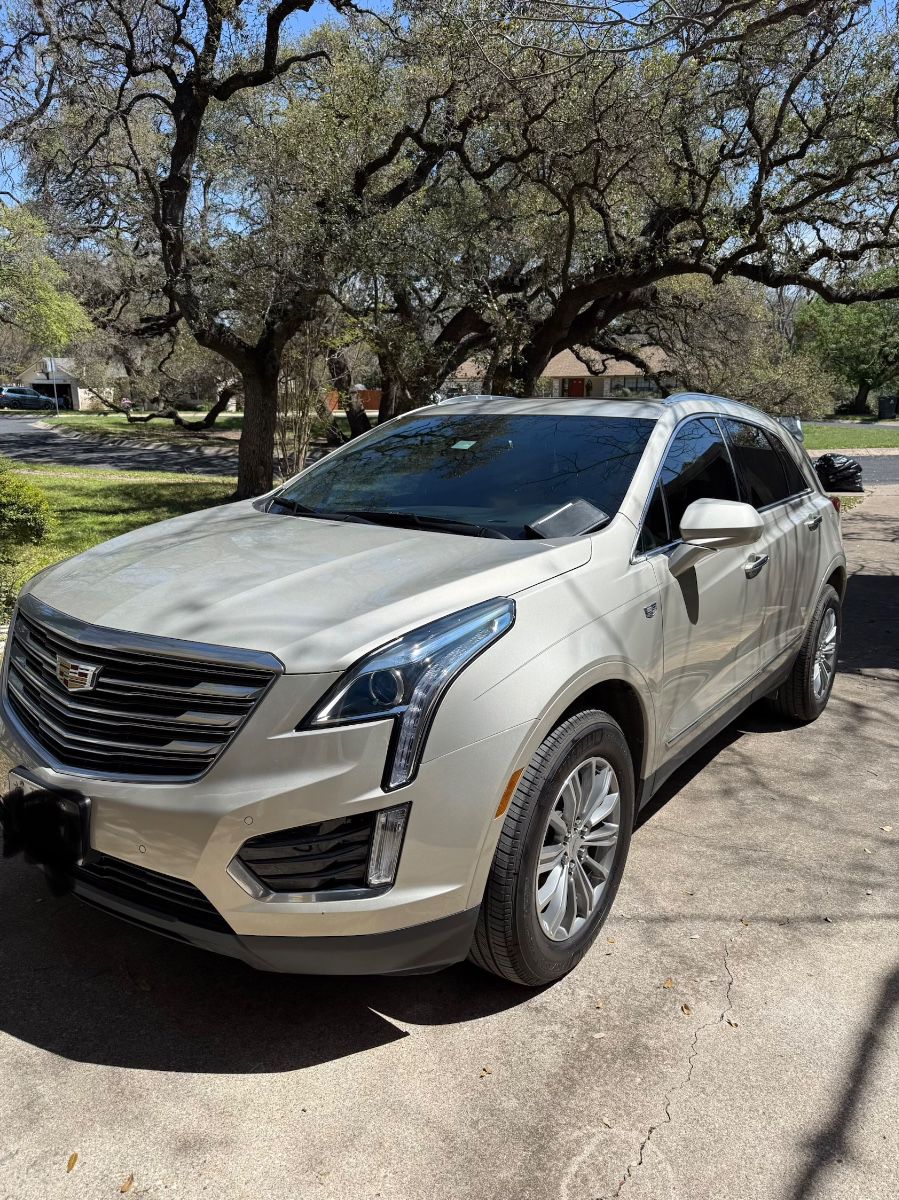 2017 Cadillac XT5 - 26,000 miles