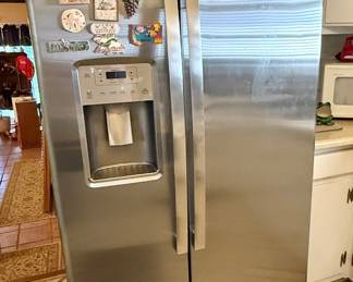 PRESALE REFRIGERATOR/FREEZER $500 Text Chase Tate @ 256-658-3102 if interested. 