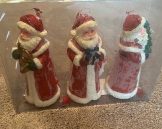 3 Santas