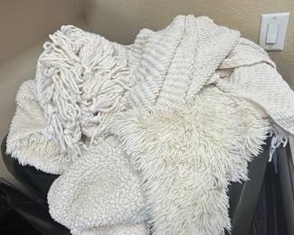 Set of 3 Textured Throw Blankets