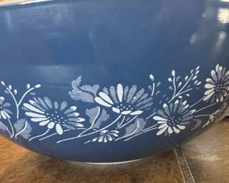 Pyrex "Colonial Mist" Cinderella Mixing Bowl Set