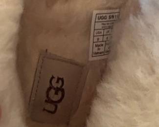 UGG Australia Scuffette II Slipper