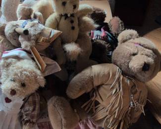 Collection of Boyds Bears and other vintage teddy bears