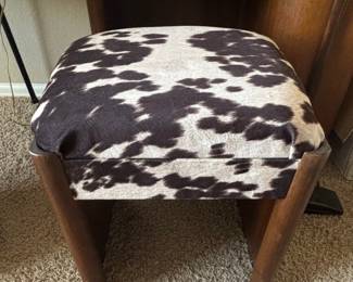 Vintage Singer 301A Sewing Machine in Cabinet with Stool