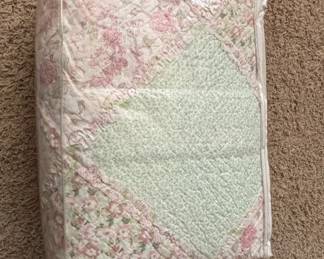 Cozy Line Finely Stitched Queen Size Quilt Set