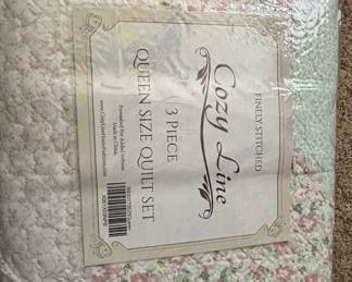 Cozy Line Finely Stitched Queen Size Quilt Set