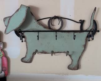 Shabby Chic Dog-Shaped Metal Wall Hook Rack