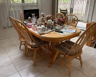 Kitchen Table 6 chairs