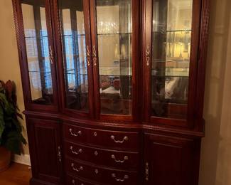Thomasville china cabinet 