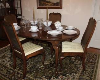 Vtg. Dining Room Set - 2 Leaves - Protection Pads - 4 Chairs
