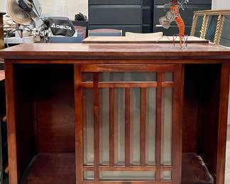 STORAGE WITH SLIDING DOORS