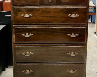 CHEST OF DRAWERS