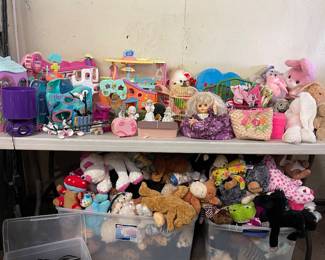 TOYS & STUFFED ANIMALS