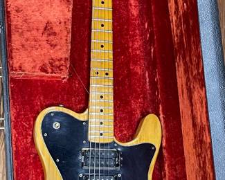 FENDER TELECASTER DELUXE GUITAR