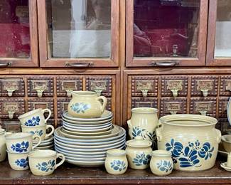 PFALTZGRAFF FOLK ART STONEWARE DISHWARE SET