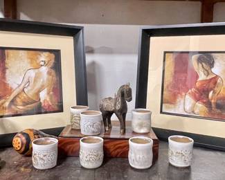 PEACOCK ETCHED BLACK AND BRASS VASE, WOOD/BRASS CARVED HORSE, POTTERY THUMBPRINT CUPS, 2 PC SEATED WOMAN FRAMED PRINT BY LANIE LORETH, HANDMADE INLAID BOX