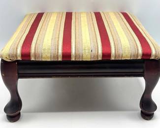 Vintage Chippendale Style Footstool With Cabriole Legs Lot #: 81