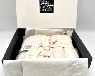 New With Tags Barefoot Dreams Blanket In Saks 5th Avenue Box Lot #: 99