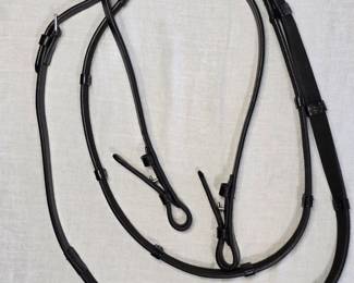 Correct connect reins rolled